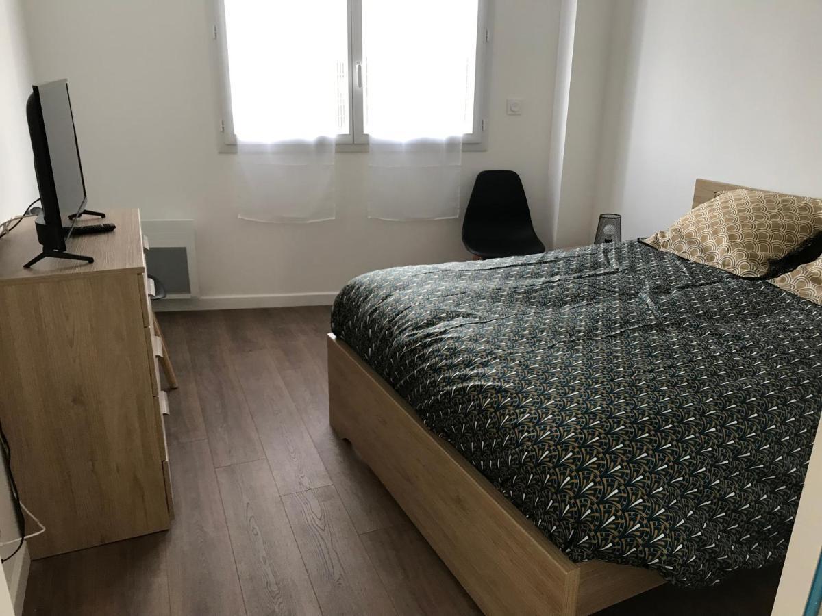 Appartement Numero 4 Ou Numero 8 Savigne-l'Eveque Bagian luar foto