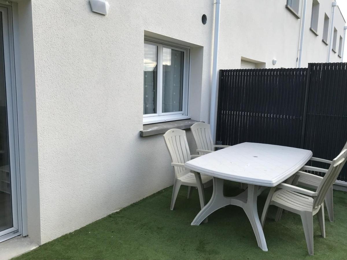 Appartement Numero 4 Ou Numero 8 Savigne-l'Eveque Bagian luar foto